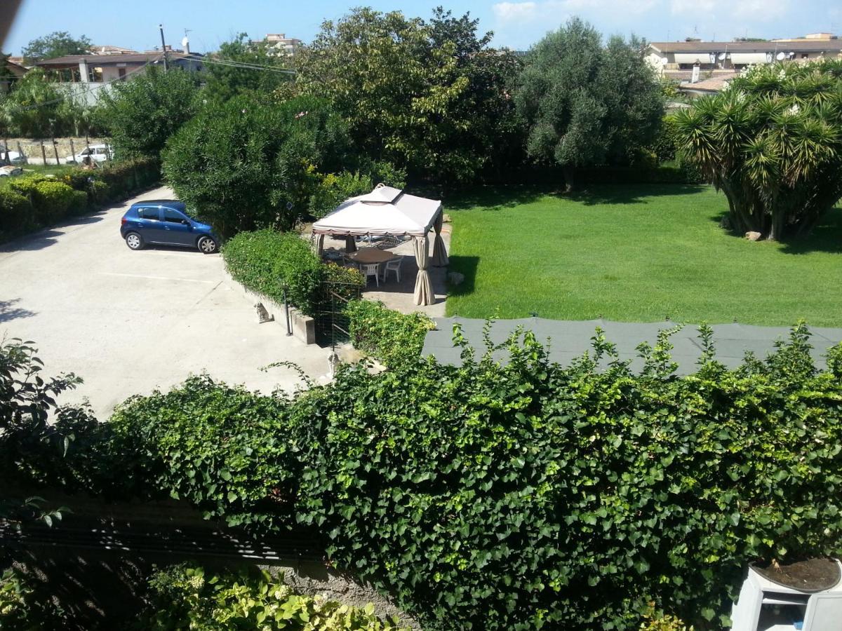 Garden Basement - Seminterrato Max 4 Ospiti - Fiumicino Vicino Aeroporto E Fiera Apartment Exterior photo
