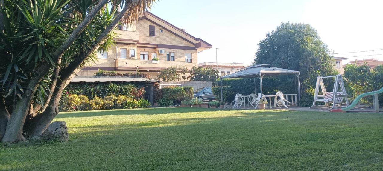 Garden Basement - Seminterrato Max 4 Ospiti - Fiumicino Vicino Aeroporto E Fiera Apartment Exterior photo