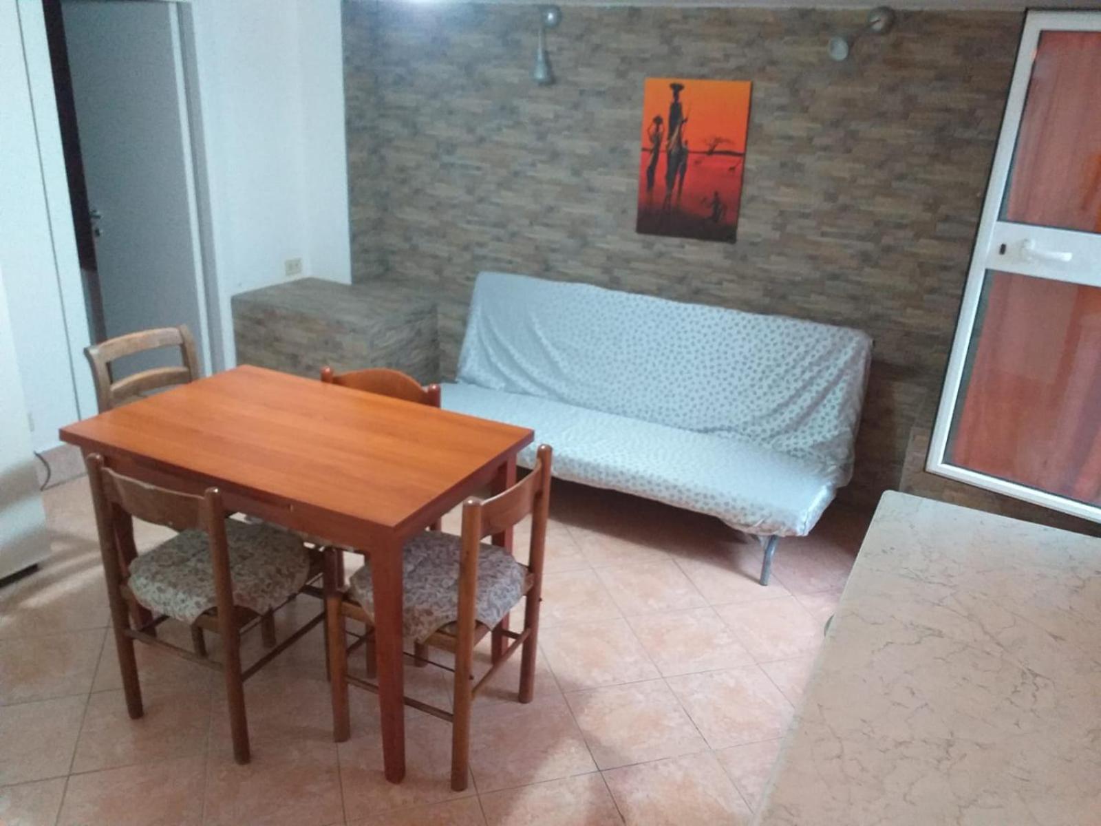 Garden Basement - Seminterrato Max 4 Ospiti - Fiumicino Vicino Aeroporto E Fiera Apartment Exterior photo